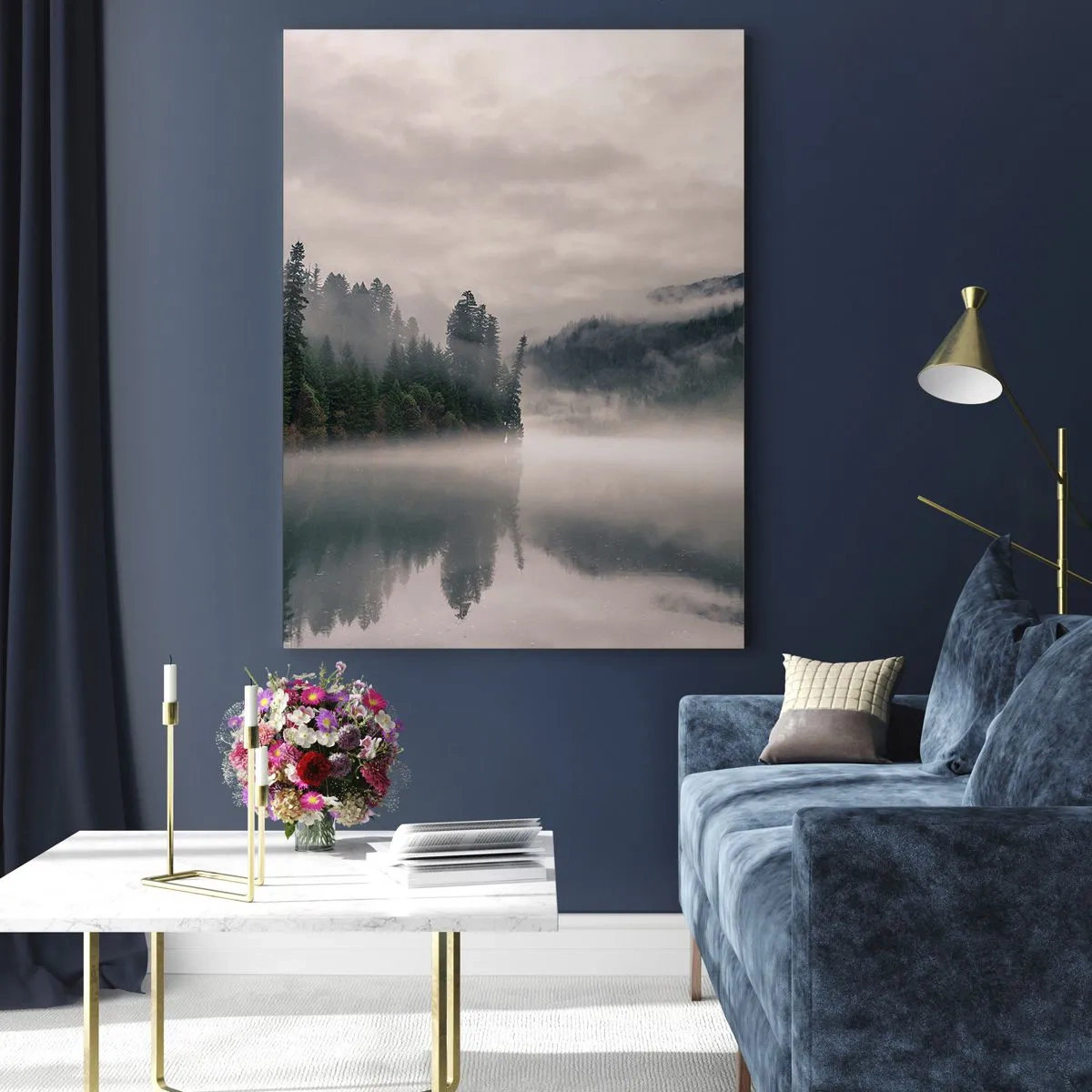 Cuadro sobre vidrio - Impresiones sobre Vidrio - Un bosque brumoso reflejado en un lago tranquilo. - 70x100cm - En el ensueño, en la niebla - Decoración de pared moderna para salón y dormitorio ARTTOR