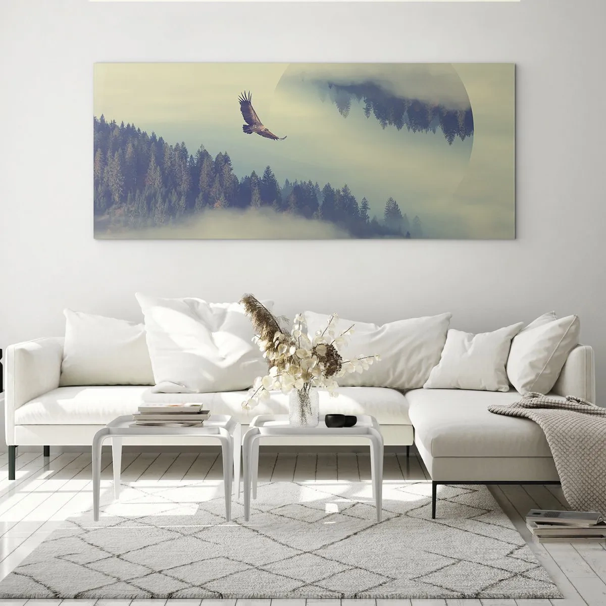 Cuadro sobre vidrio - Impresiones sobre Vidrio - Un águila en vuelo con un telón de fondo de montañas brumosas con un motivo circular artístico. - 140x50cm - Vi la sombra de un águila - Decoración de pared moderna para salón y dormitorio ARTTOR