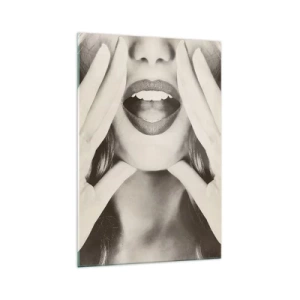 Cuadro sobre vidrio - Impresiones sobre Vidrio - Retrato en blanco y negro de una mujer con labios y manos expresivos. - 70x100cm - ¡Ya estoy en camino! - Decoración de pared moderna para salón y dormitorio ARTTOR