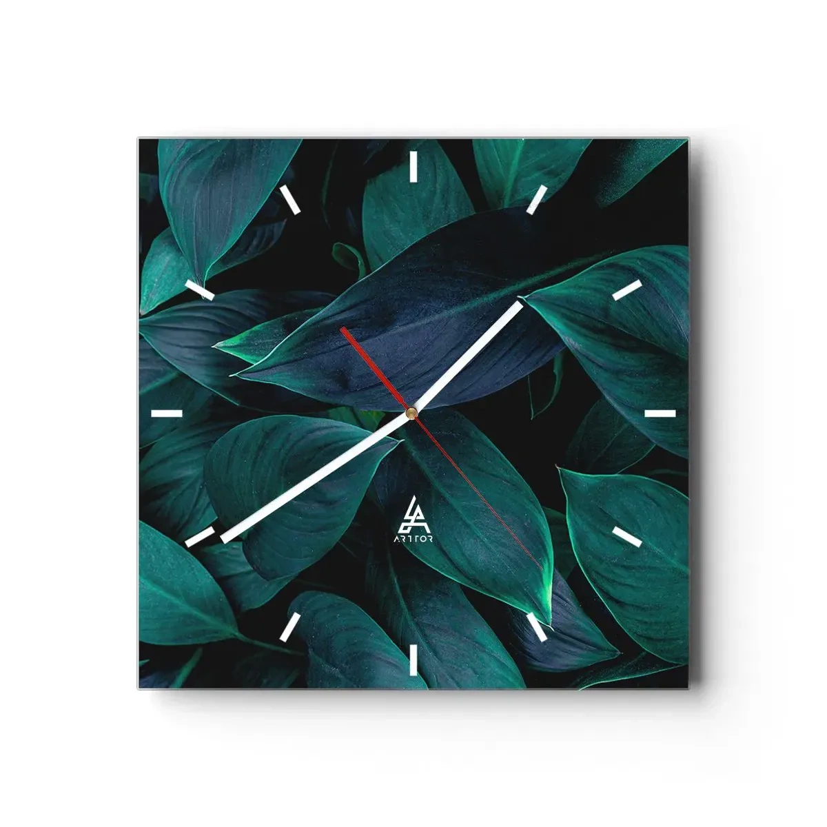 Reloj de pared - Reloj de vidrio - Primer plano de hojas verdes con un fondo oscuro - 30x30cm - El propio verde - Decoración de pared moderna para salón y dormitorio ARTTOR