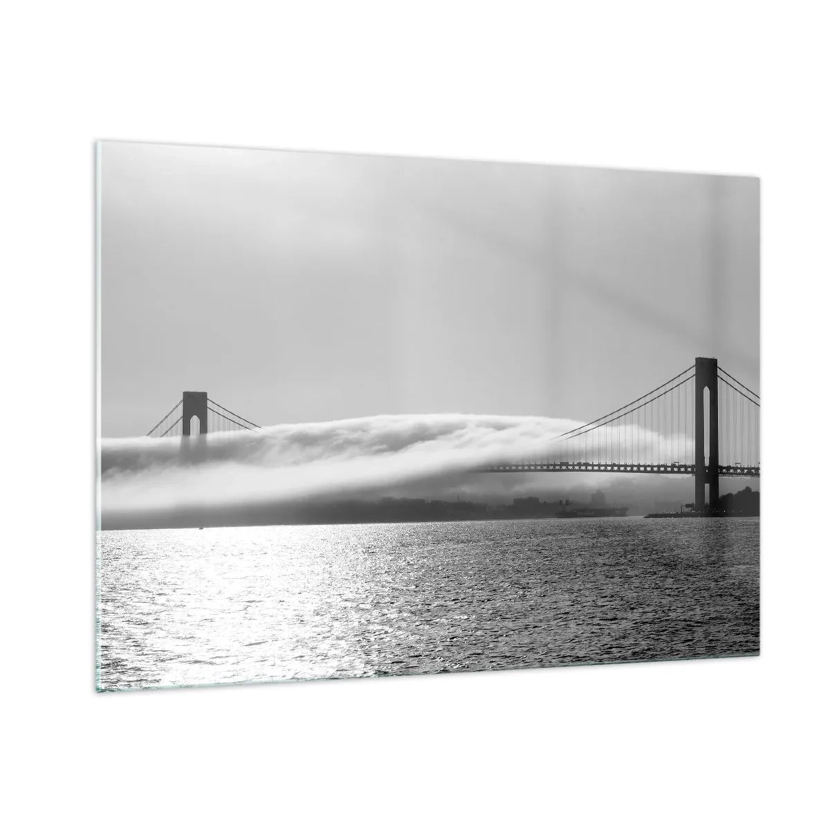 Cuadro sobre vidrio - Impresiones sobre Vidrio - Un puente en blanco y negro con niebla sobre el agua. - 100x70cm - Navegue por el Golden Gate - Decoración de pared moderna para salón y dormitorio ARTTOR