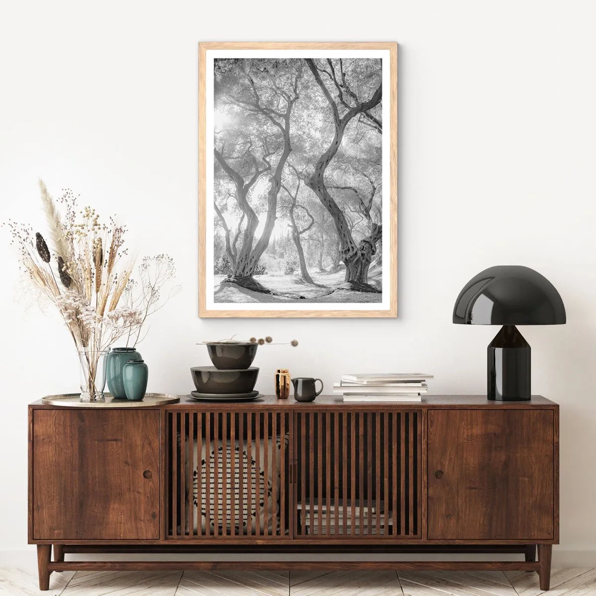 Póster en marco roble claro - En un olivar - 50x70 cm