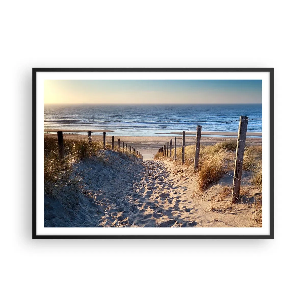 Póster en marco negro - Camino a través de las dunas que conduce a la playa. - 100x70cm - El sonido del mar, el canto de los pájaros, una playa virgen entre las dunas... - Decoración de pared moderna para salón y dormitorio ARTTOR