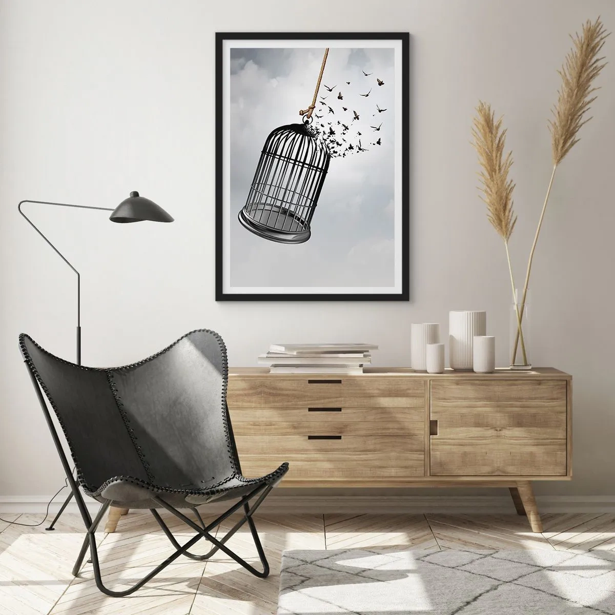 Póster en marco negro - Pájaros volando desde una jaula abierta contra un fondo de nubes. - 50x70cm - Fe... Esperanza... ¡Libertad! - Decoración de pared moderna para salón y dormitorio ARTTOR