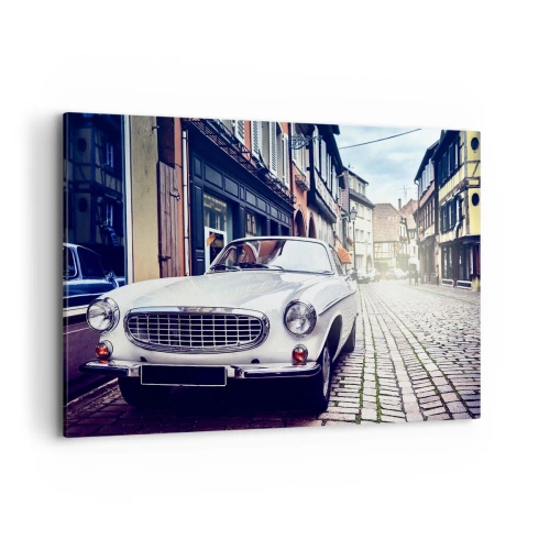 Cuadro sobre lienzo - Impresión de Imagen - Un coche blanco clásico en una calle adoquinada de la ciudad. - 120x80cm - El pasado está aquí - Decoración de pared moderna para salón y dormitorio ARTTOR