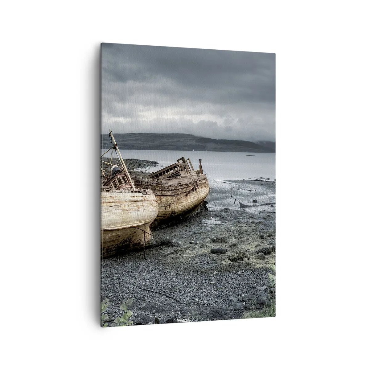 Cuadro sobre lienzo - Impresión de Imagen - Barcos abandonados en la orilla en una escena lluviosa - 70x100cm - Muestra de un trabajo dignamente realizado - Decoración de pared moderna para salón y dormitorio ARTTOR