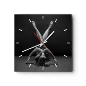 Reloj de pared - Reloj de vidrio - Una interpretación artística de una mujer en blanco y negro. - 30x30cm - Geometría al desnudo - Decoración de pared moderna para salón y dormitorio ARTTOR