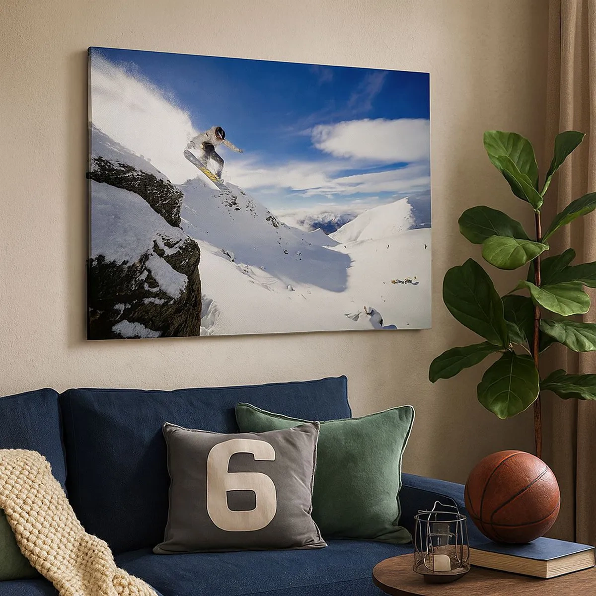 Cuadro sobre lienzo - Impresión de Imagen - Un snowboarder salta desde un acantilado con montañas cubiertas de nieve al fondo. - 70x50cm - Libertad sin fronteras - Decoración de pared moderna para salón y dormitorio ARTTOR