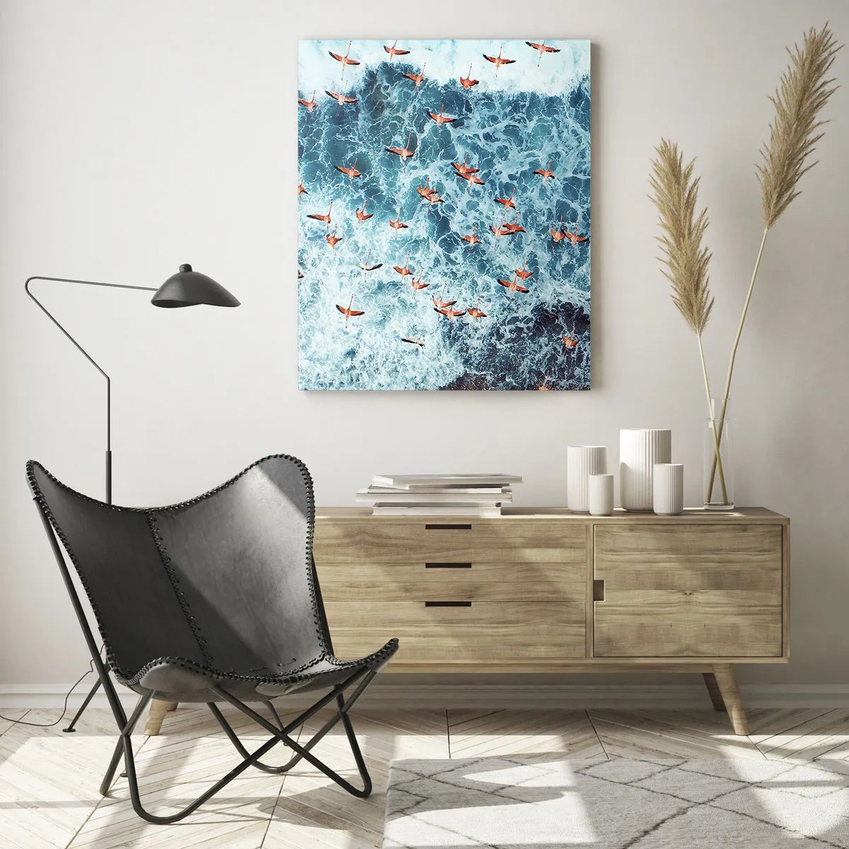 Cuadro sobre vidrio - Impresiones sobre Vidrio - Una vista aérea de flamencos rosados sobre un océano azul. - 70x100cm - Un desfile marítimo - Decoración de pared moderna para salón y dormitorio ARTTOR