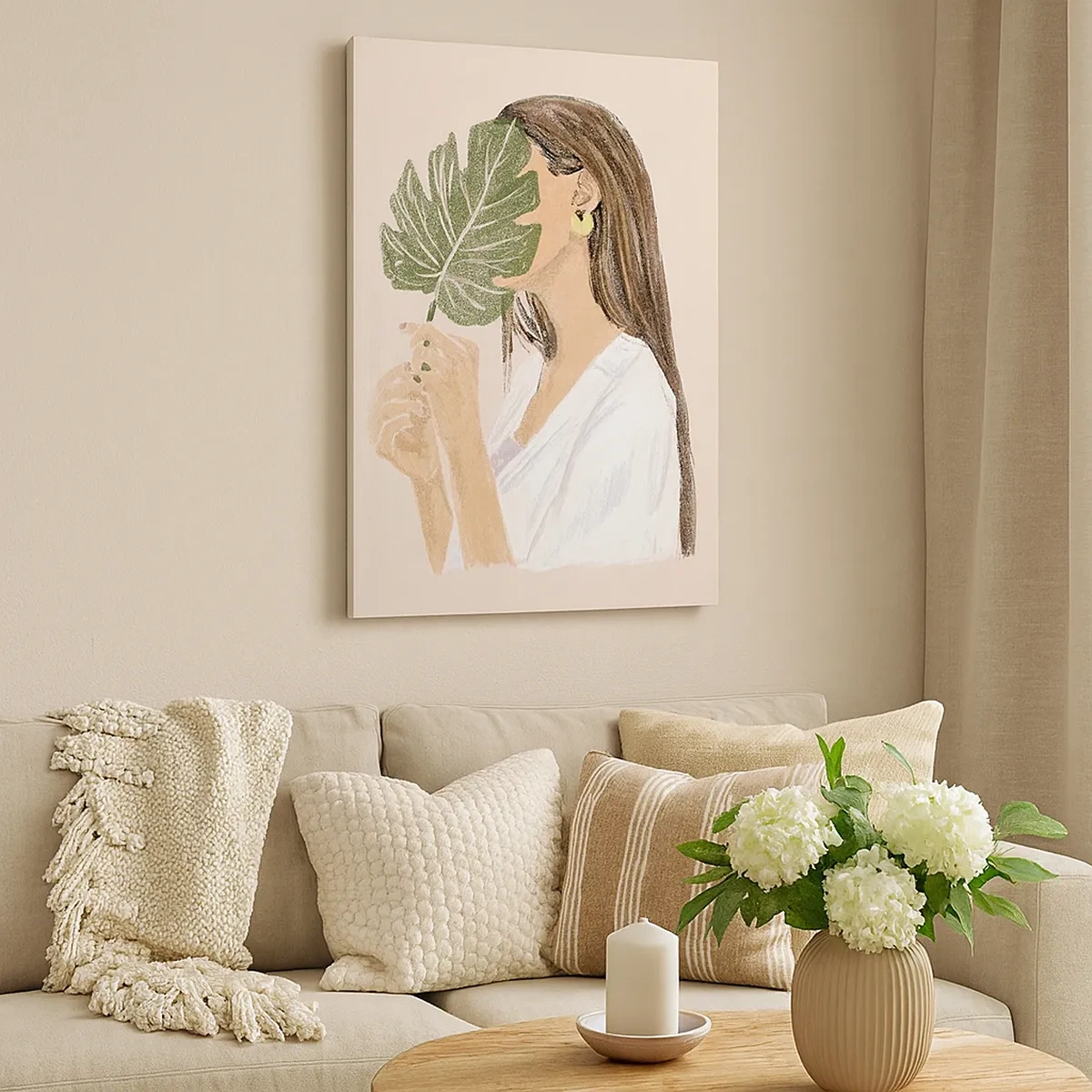 Cuadro sobre lienzo - Impresión de Imagen - Retrato de una mujer con una hoja de monstera sobre un fondo beige. - 50x70cm - Retrato misterioso con un abanico - Decoración de pared moderna para salón y dormitorio ARTTOR