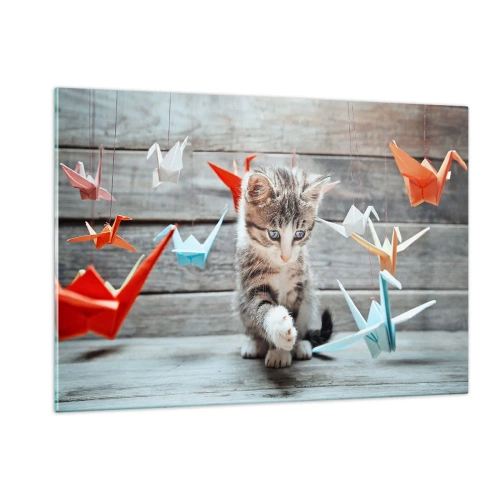 Cuadro sobre vidrio - Impresiones sobre Vidrio - Un gato jugando con grullas de origami de colores. - 120x80cm - La primera lección - Decoración de pared moderna para salón y dormitorio ARTTOR