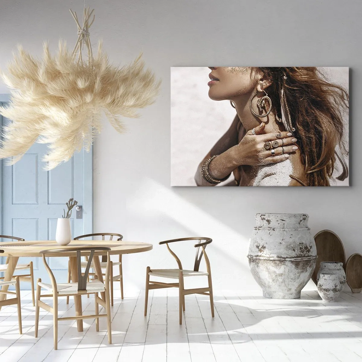 Cuadro sobre lienzo - Impresión de Imagen - Mujer elegante con joyas sobre un fondo de arena clara. - 100x70cm - Reina de la playa salvaje - Decoración de pared moderna para salón y dormitorio ARTTOR