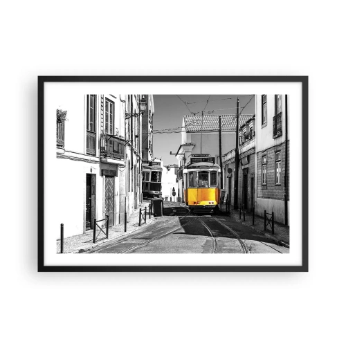 Póster en marco negro - Un tranvía amarillo en las calles de Lisboa en un entorno monocromático. - 70x50cm - Espíritu de Lisboa - Decoración de pared moderna para salón y dormitorio ARTTOR