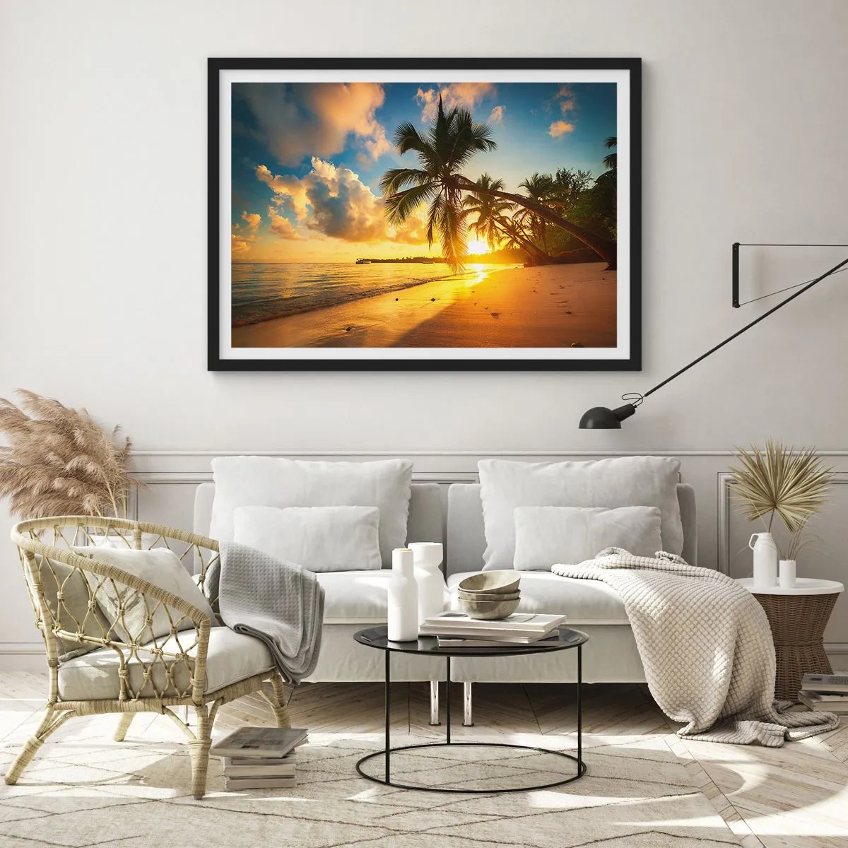 Póster en marco negro - Playa al atardecer con palmeras en la orilla del mar - 70x50cm - Un sueño caribeño - Decoración de pared moderna para salón y dormitorio ARTTOR