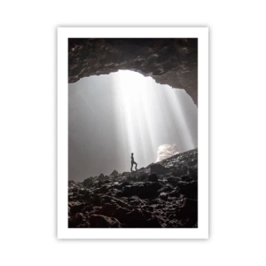 Póster - Una figura en una cueva iluminada por rayos de luz. - 50x70cm - Gruta luminosa - Decoración de pared moderna para salón y dormitorio ARTTOR