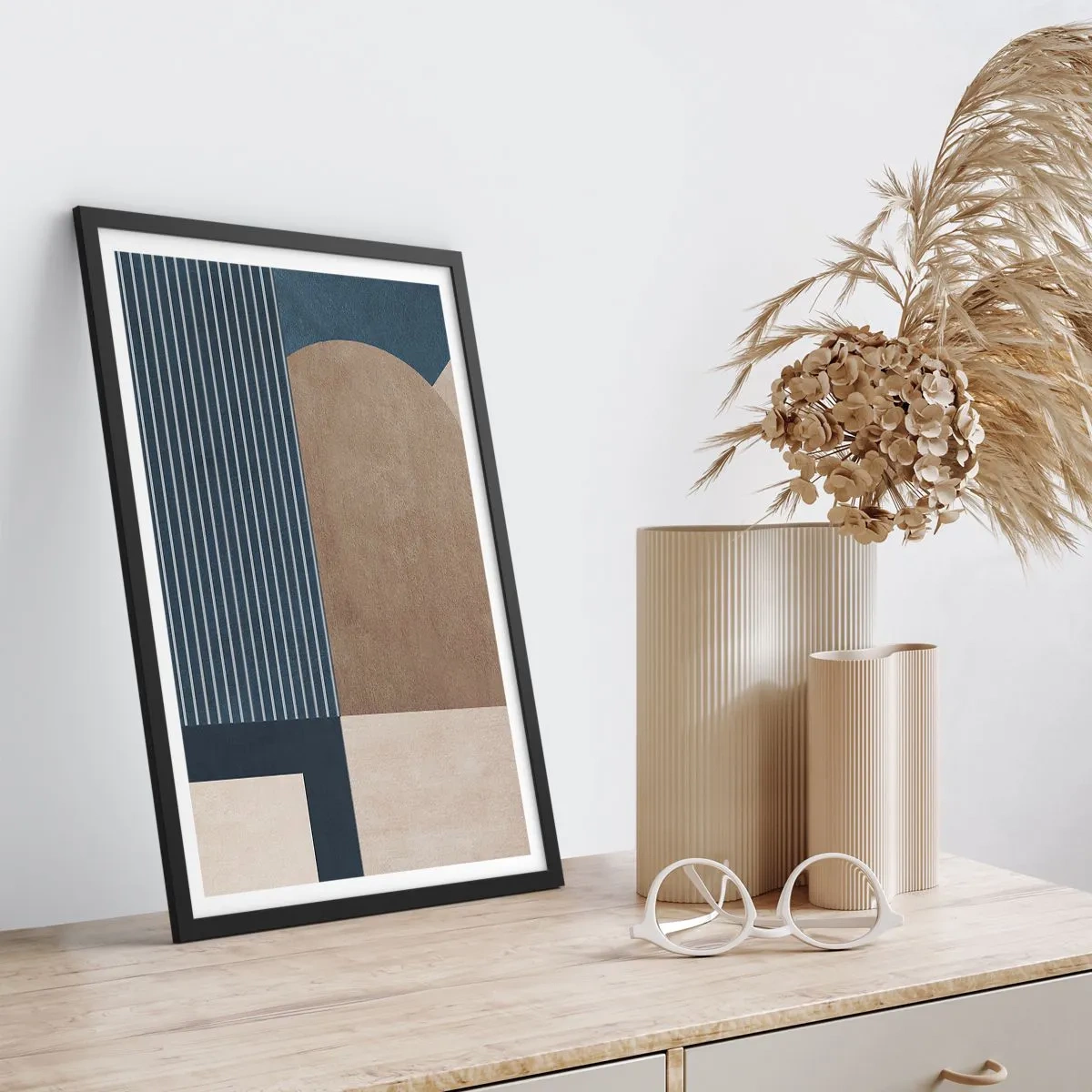 Póster en marco negro - Composición geométrica abstracta en tonos azul marino y beige. - 50x70cm - Composición de sencillez y redondez - Decoración de pared moderna para salón y dormitorio ARTTOR