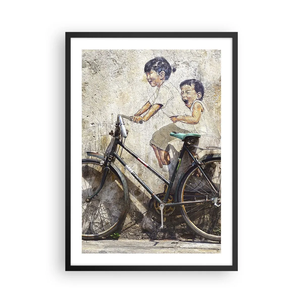 Póster en marco negro - Un mural de arte callejero de niños en bicicleta. - 50x70cm - ¿Verdadero o falso? - Decoración de pared moderna para salón y dormitorio ARTTOR