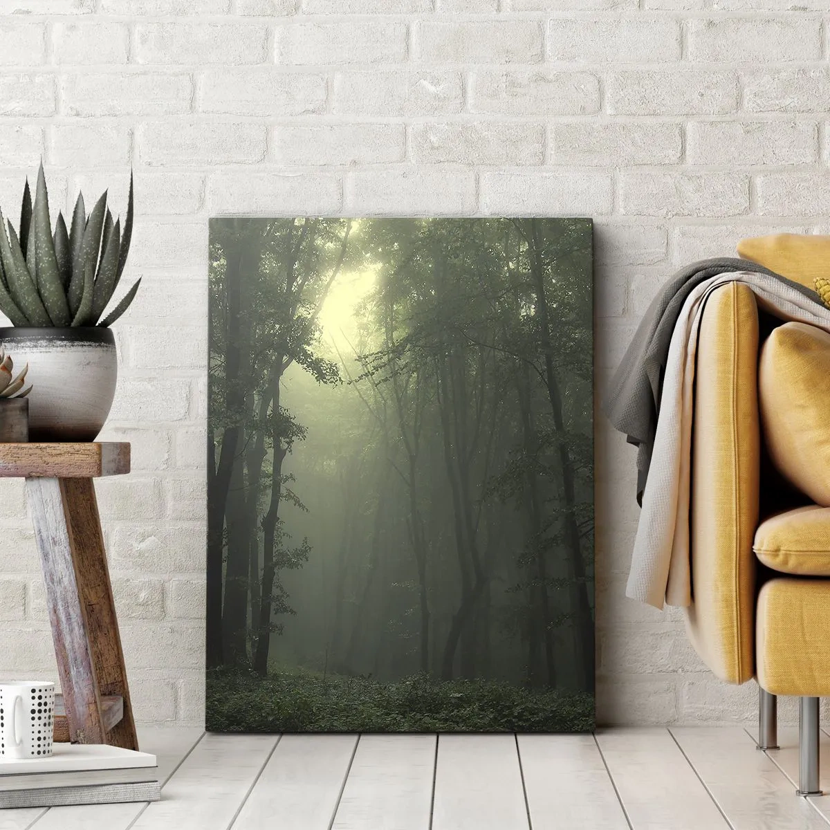 Cuadro sobre lienzo - Impresión de Imagen - Un bosque verde por la mañana envuelto en una delicada niebla. - 50x70cm - Antes de que se despierte el bosque - Decoración de pared moderna para salón y dormitorio ARTTOR