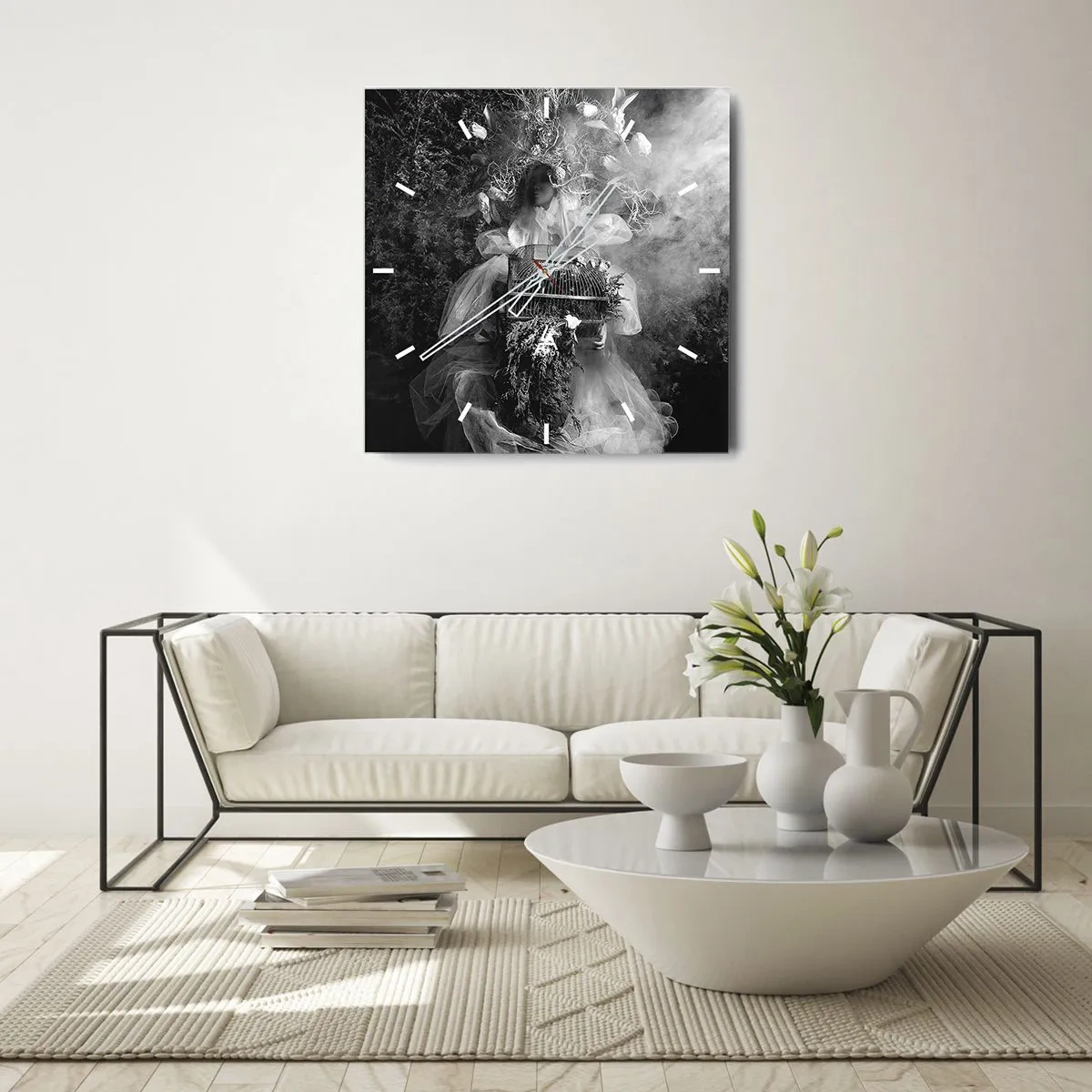 Reloj de pared - Reloj de vidrio - Una composición en blanco y negro con una figura con un vestido y una jaula en la niebla. - 30x30cm - La madre misma - La naturaleza - Decoración de pared moderna para salón y dormitorio ARTTOR