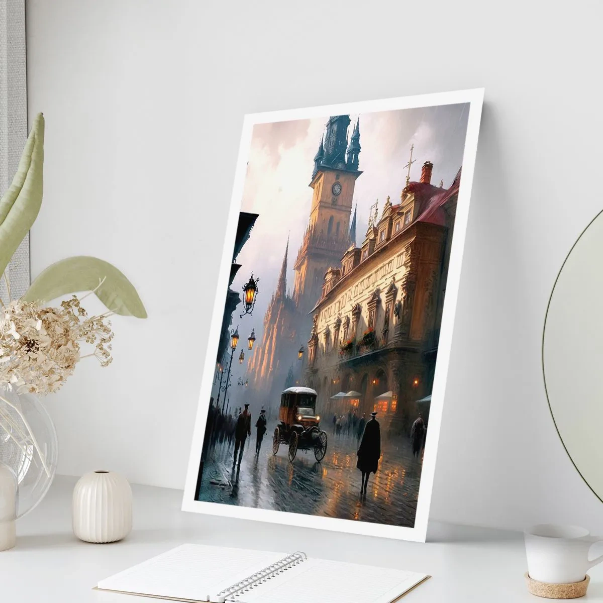 Póster - Ciudad histórica al atardecer con un vehículo histórico - 50x70cm - La magia de una noche de Praga - Decoración de pared moderna para salón y dormitorio ARTTOR