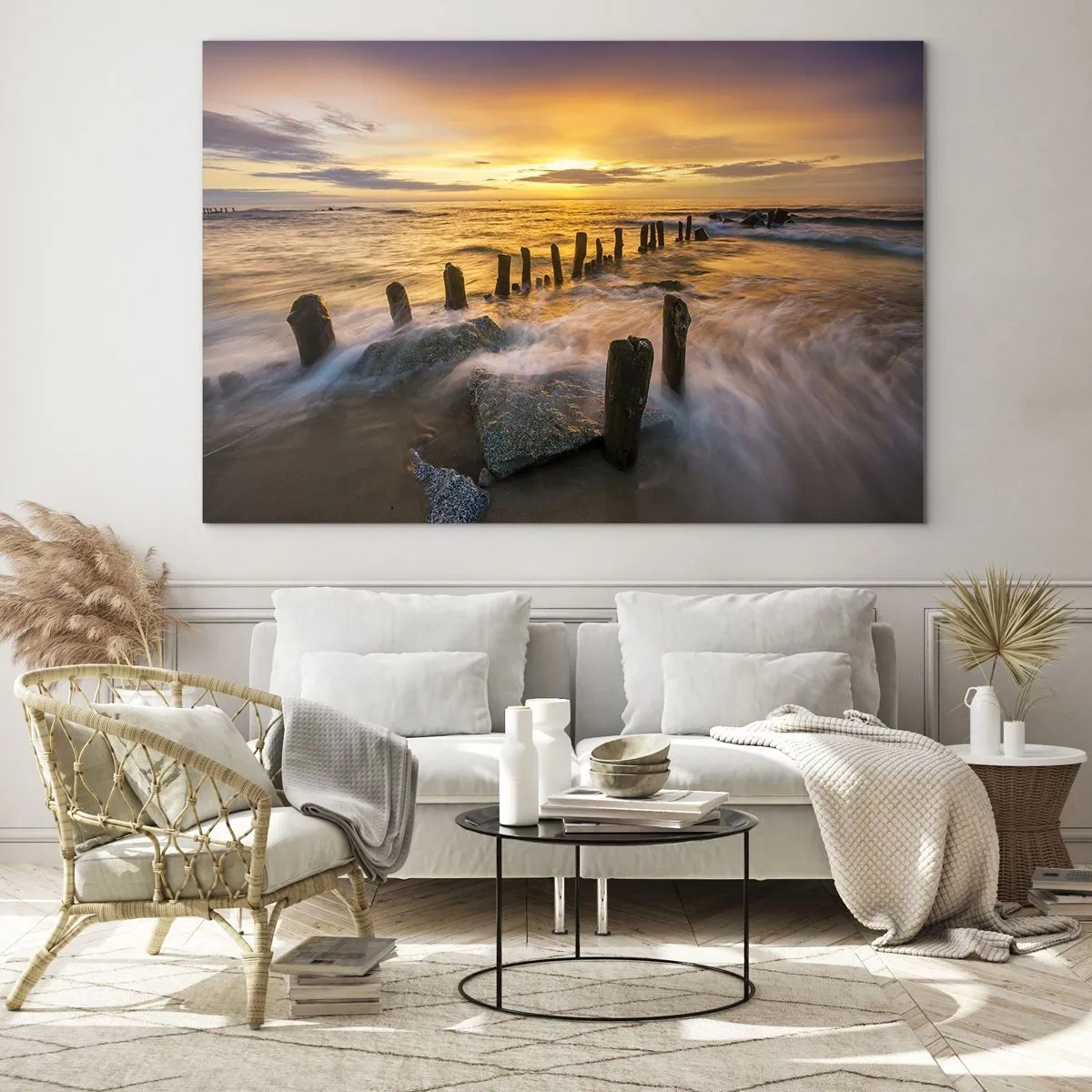Cuadro sobre vidrio - Impresiones sobre Vidrio - Puesta de sol sobre el mar con pilotes de madera en la playa - 100x70cm - La cruda belleza del Báltico - Decoración de pared moderna para salón y dormitorio ARTTOR