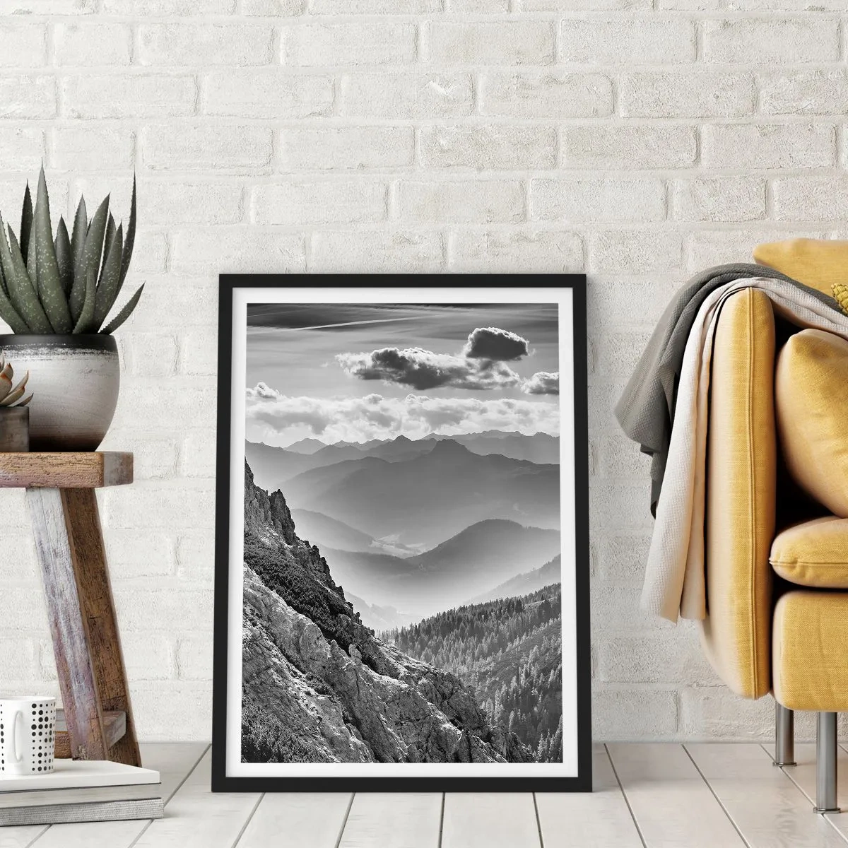 Póster en marco negro - Paisaje de montaña con nubes en el horizonte - 50x70cm - Hasta el horizonte - Decoración de pared moderna para salón y dormitorio ARTTOR