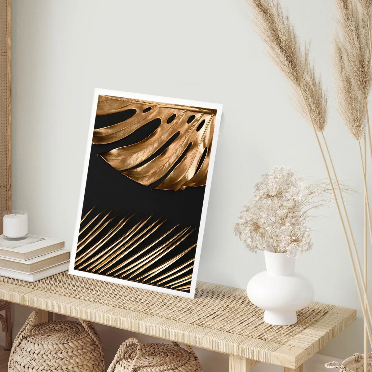 Póster - Hojas doradas sobre fondo negro en un estilo elegante. - 50x70cm - Diferente, e igualmente valioso - Decoración de pared moderna para salón y dormitorio ARTTOR