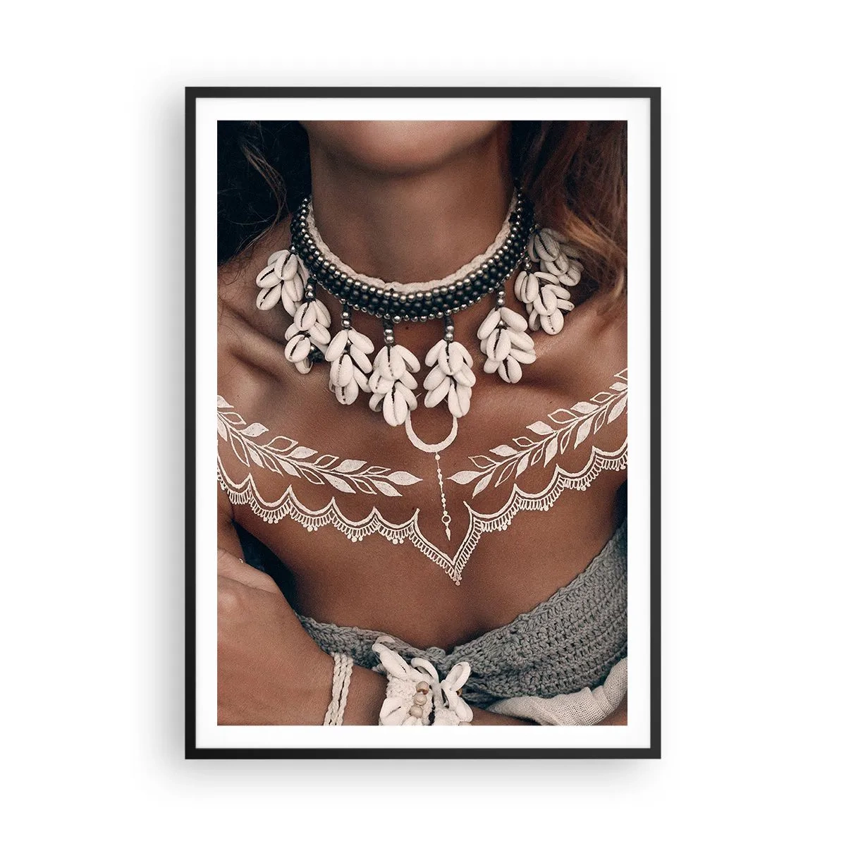 Póster en marco negro - Talismanes, rituales de feminidad - 70x100 cm