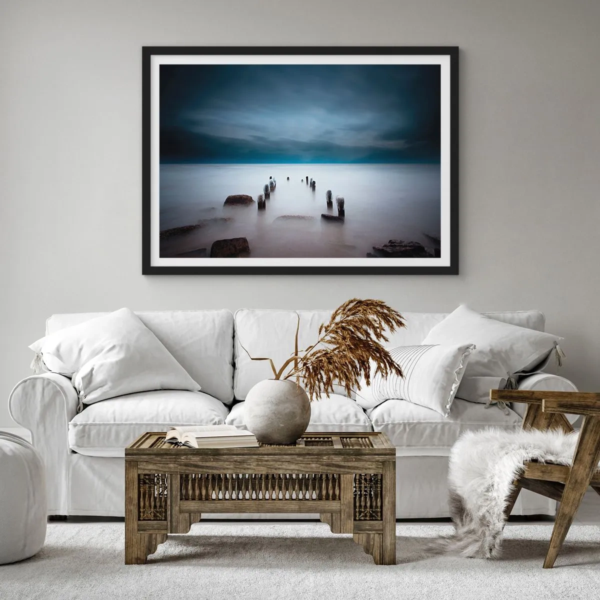 Póster en marco negro - El viejo muelle con el mar en calma como telón de fondo - 70x50cm - El lago del pensamiento - Decoración de pared moderna para salón y dormitorio ARTTOR