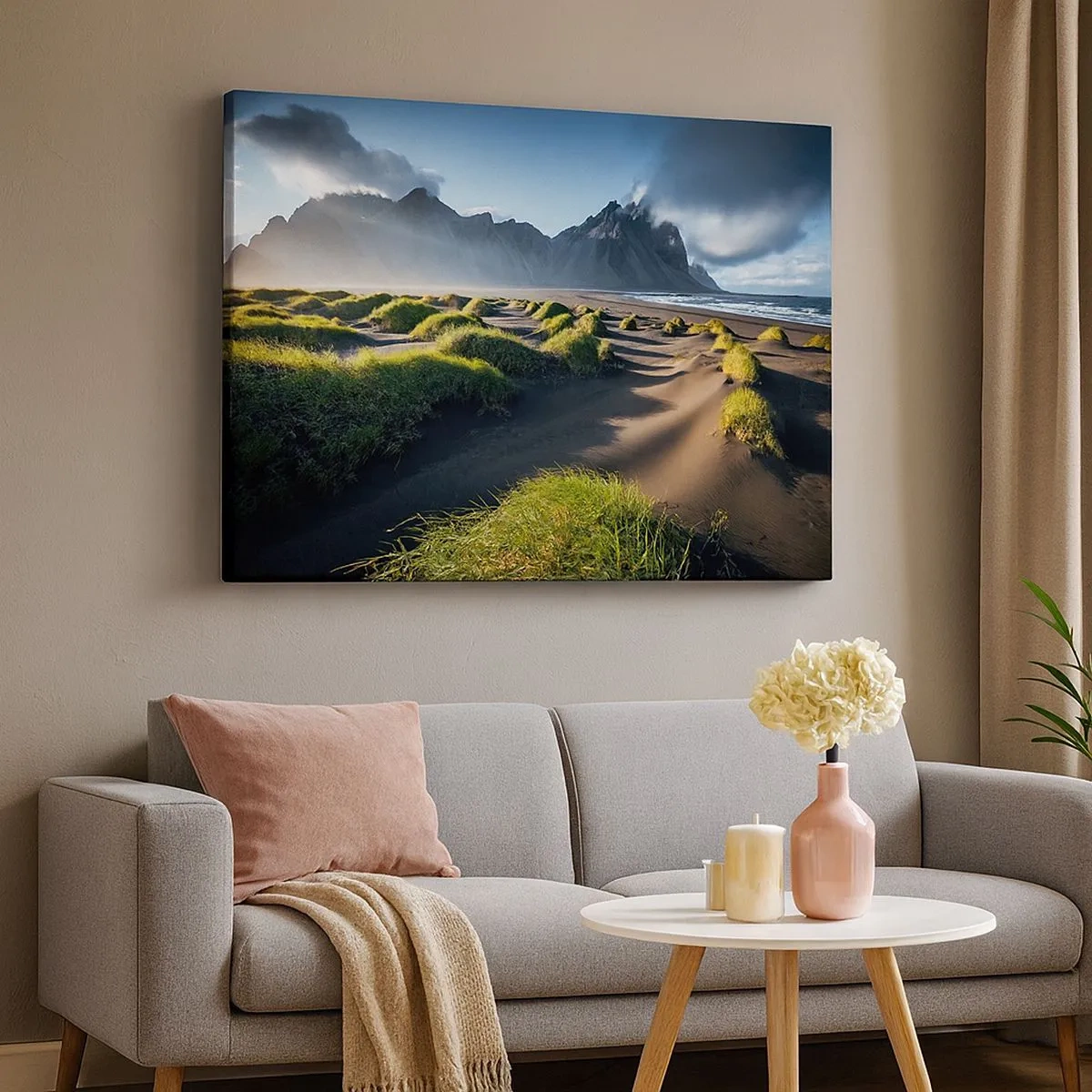 Cuadro sobre lienzo - Impresión de Imagen - Dunas verdes con fondo de montañas bajo un cielo azul - 70x50cm - Armonía de los elementos - Decoración de pared moderna para salón y dormitorio ARTTOR