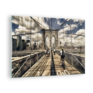 Cuadro sobre vidrio - Impresiones sobre Vidrio - El puente de Brooklyn en un día soleado con peatones y ciclistas. - 70x50cm - En el corazón de la ciudad - Decoración de pared moderna para salón y dormitorio ARTTOR