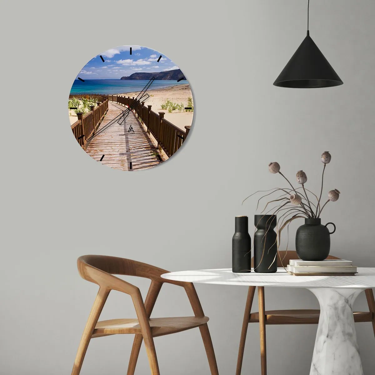 Reloj de pared - Reloj de vidrio - Una pasarela de madera que conduce a la playa junto al mar azul. - 30x30cm - Llévame a la isla de la felicidad - Decoración de pared moderna para salón, cocina y dormitorio ARTTOR