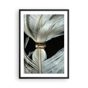 Póster en marco negro - Primer plano de plumas blancas atadas con una cinta dorada. - 50x70cm - ...y no te dejaré.... - Decoración de pared moderna para salón y dormitorio ARTTOR