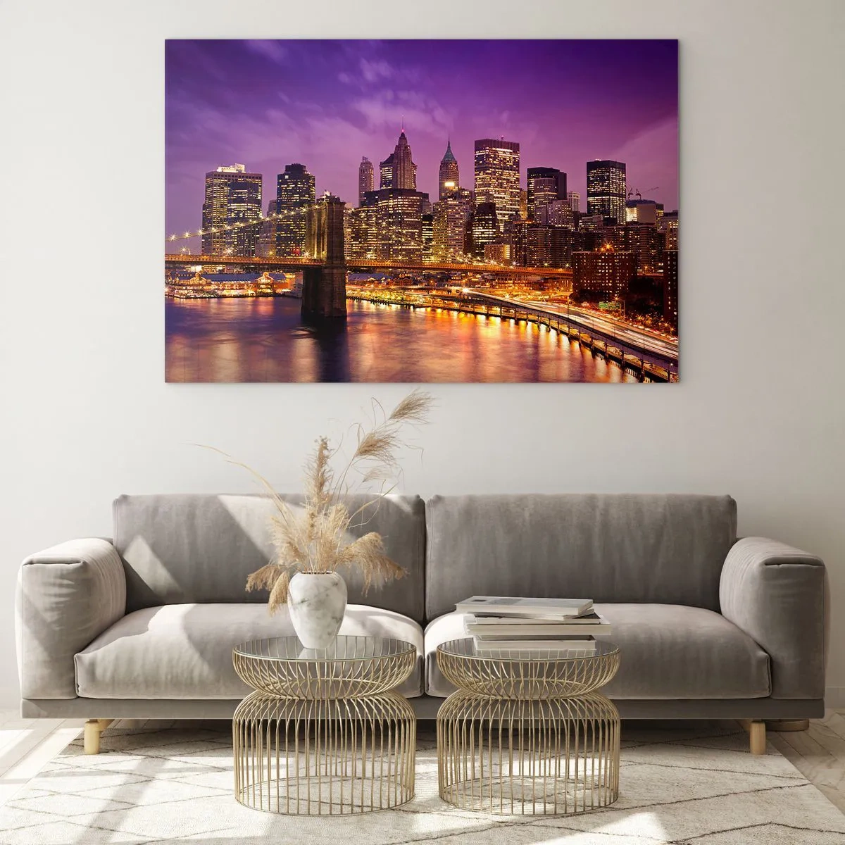 Cuadro sobre vidrio - Impresiones sobre Vidrio - Vista nocturna de Nueva York con el puente de Brooklyn - 120x80cm - Manhattan púrpura y dorado - Decoración de pared moderna para salón y dormitorio ARTTOR