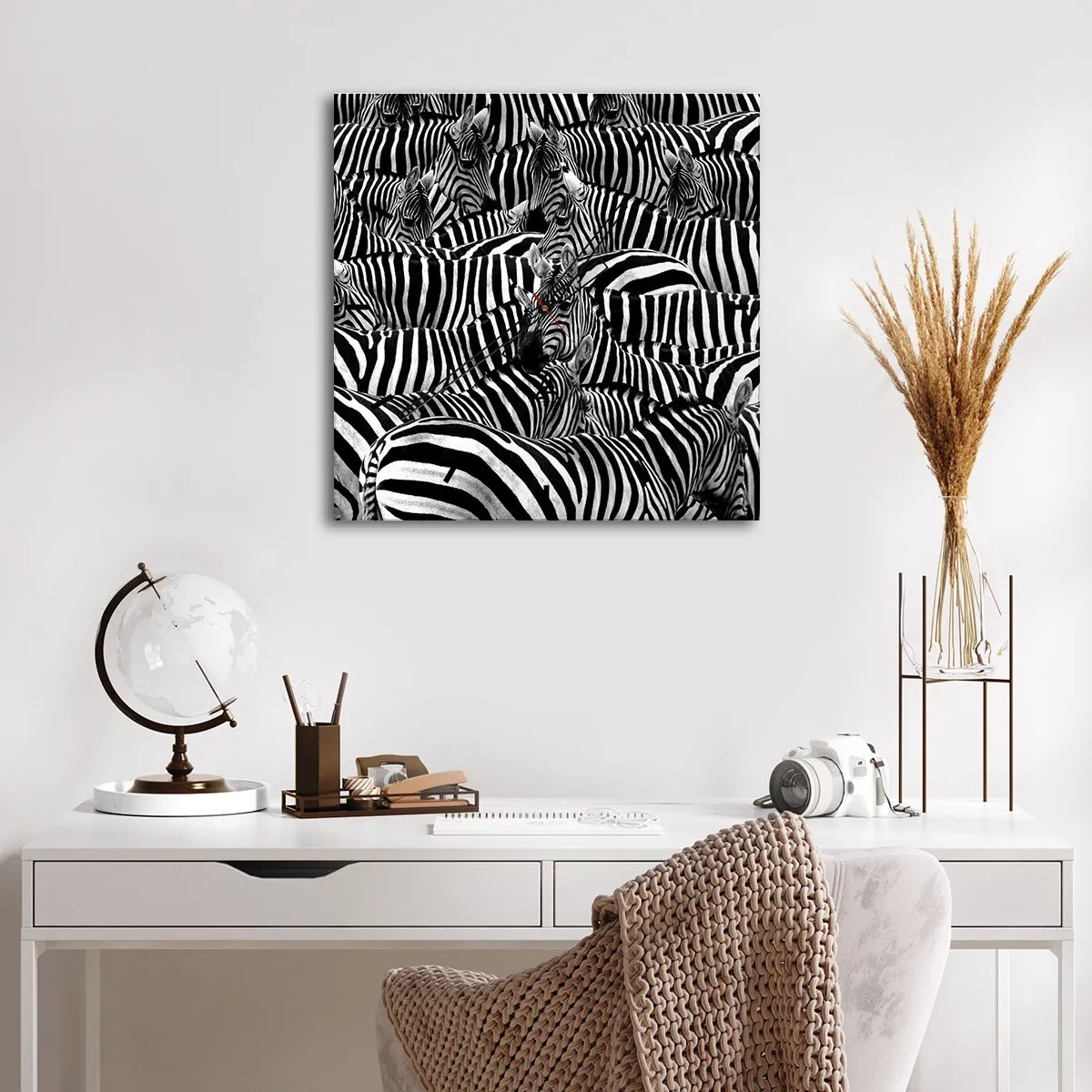 Reloj de pared - Reloj de vidrio - Un grupo de cebras con rayas blancas y negras que crean un patrón de simetría. - 30x30cm - Retrato a rayas - Decoración de pared moderna para salón y dormitorio ARTTOR