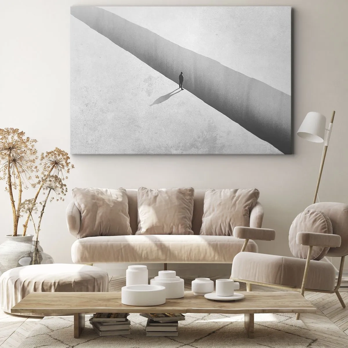 Cuadro sobre lienzo - Impresión de Imagen - Una figura solitaria se encuentra sobre un profundo abismo en un entorno monocromático. - 70x50cm - Sin un destino claro - Decoración de pared moderna para salón y dormitorio ARTTOR
