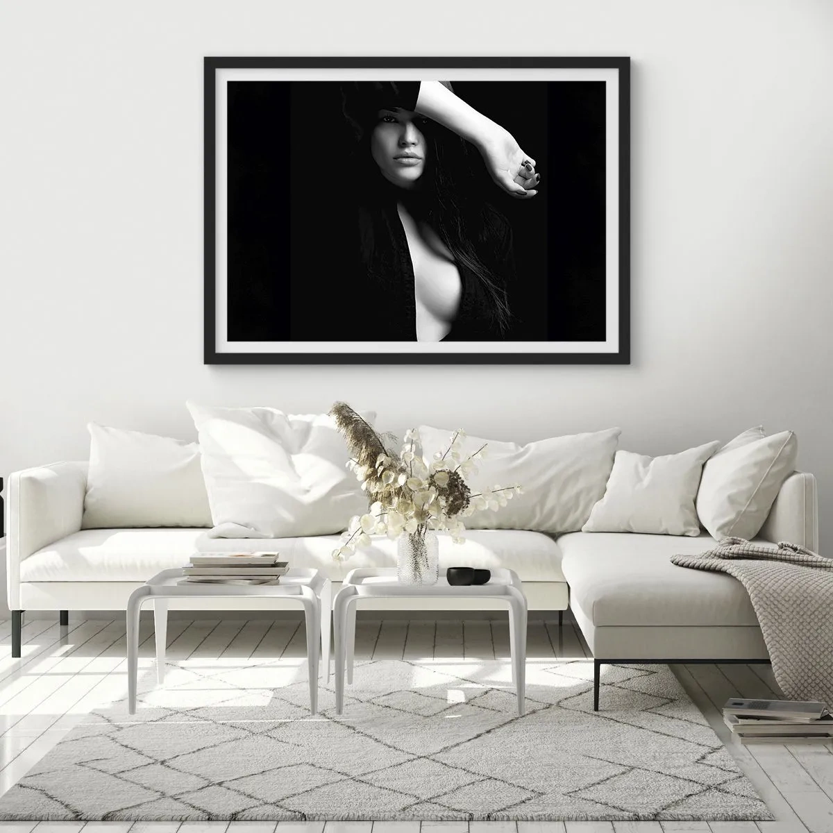 Póster en marco negro - Retrato elegante de una mujer en blanco y negro. - 100x70cm - Escuela de seducción - Decoración de pared moderna para salón y dormitorio ARTTOR
