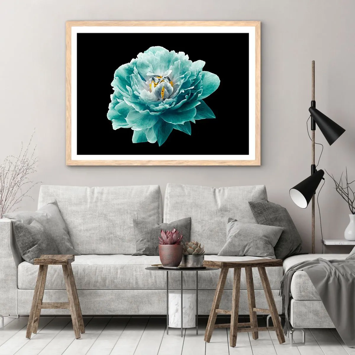 Póster en marco roble claro - Pétalos azules y dorados - 100x70 cm