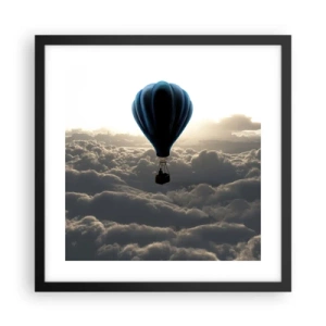 Póster en marco negro - Un viajero por encima de las nubes - 40x40 cm
