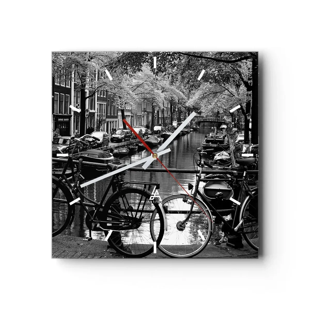 Reloj de pared - Reloj de vidrio - Canal con bicicletas en fotografía en blanco y negro - 30x30cm - Una visión muy holandesa - Decoración de pared moderna para salón y dormitorio ARTTOR
