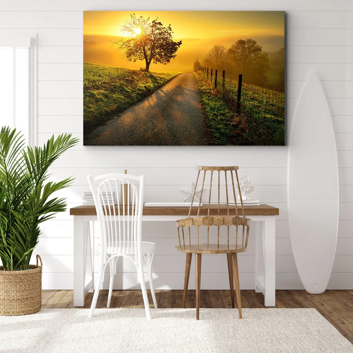 Cuadro sobre lienzo - Impresión de Imagen - Una pintoresca carretera al atardecer con un árbol solitario al fondo. - 70x50cm - Tarde melosa - Decoración de pared moderna para salón y dormitorio ARTTOR