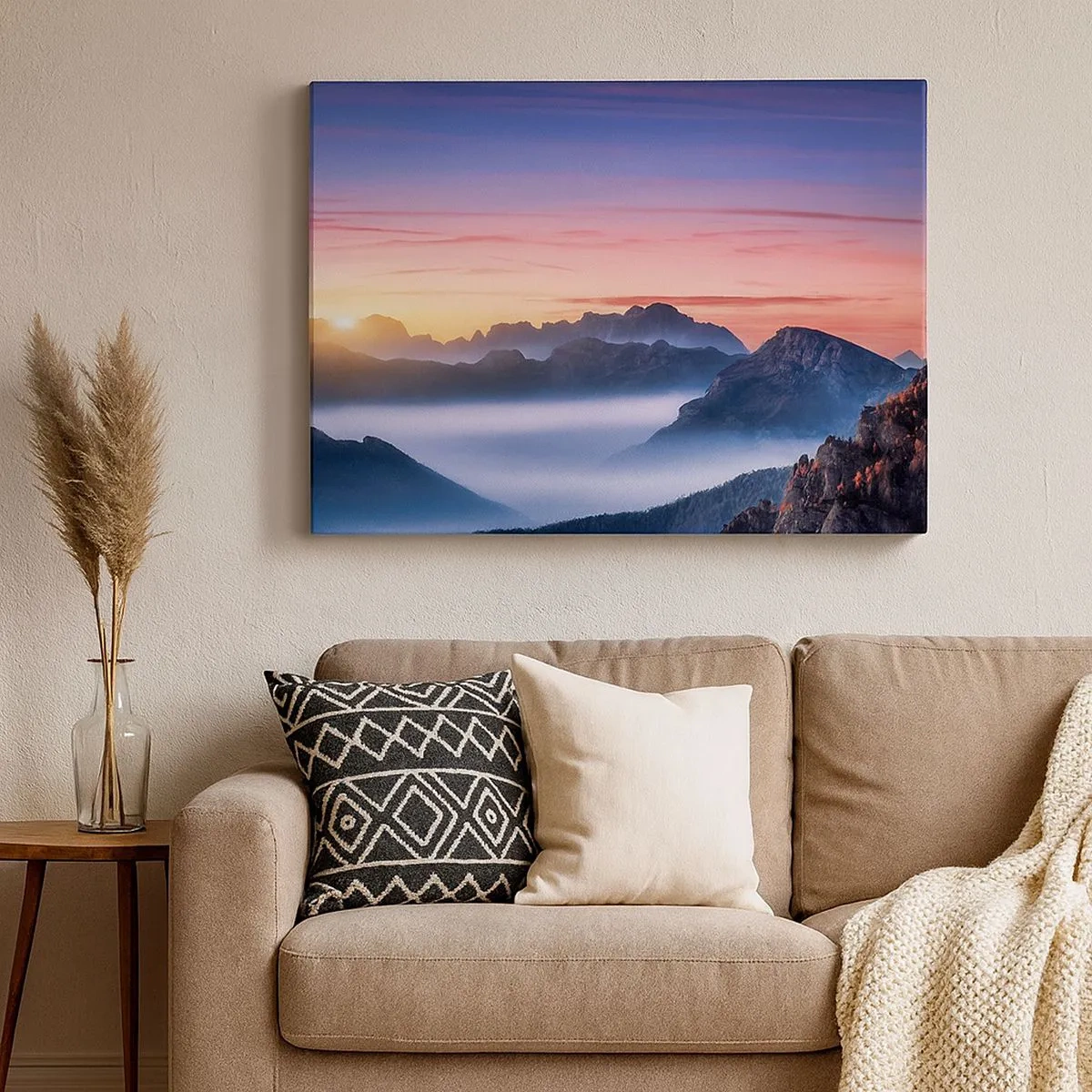Cuadro sobre lienzo - Impresión de Imagen - Paisaje de montaña al amanecer con niebla en los valles. - 70x50cm - Sobre los valles - Decoración de pared moderna para salón y dormitorio ARTTOR
