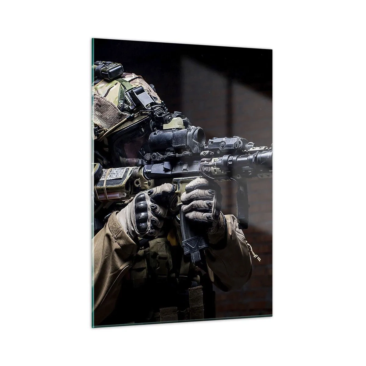 Cuadro sobre vidrio - Impresiones sobre Vidrio - Un soldado con equipo completo y un rifle contra una pared de ladrillos. - 50x70cm - Mortalmente eficaz - Decoración de pared moderna para salón y dormitorio ARTTOR