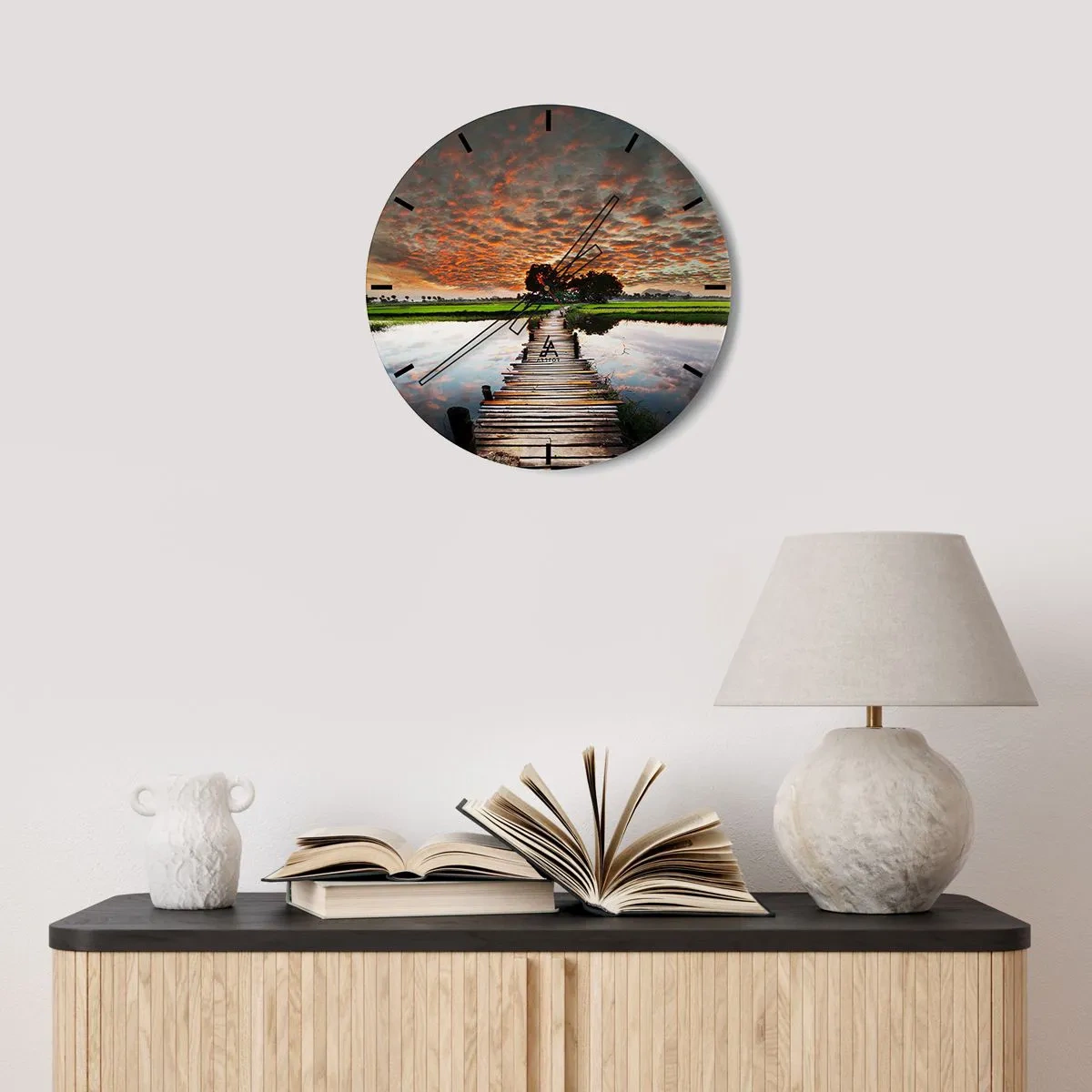 Reloj de pared - Reloj de vidrio - El muelle con el telón de fondo de una pintoresca puesta de sol. - 30x30cm - Extiende tus brazos - respira  - Decoración de pared moderna para salón, cocina y dormitorio ARTTOR