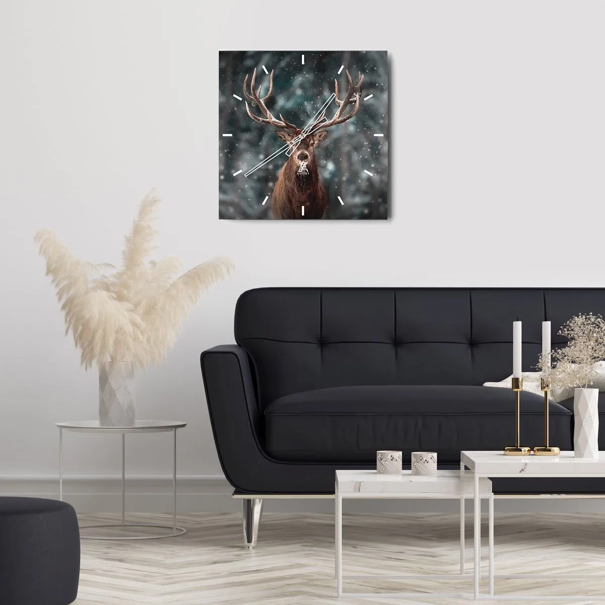 Reloj de pared - Reloj de vidrio - Ciervos en un bosque invernal con nieve cayendo - 30x30cm - Coronado rey del bosque - Decoración de pared moderna para salón y dormitorio ARTTOR