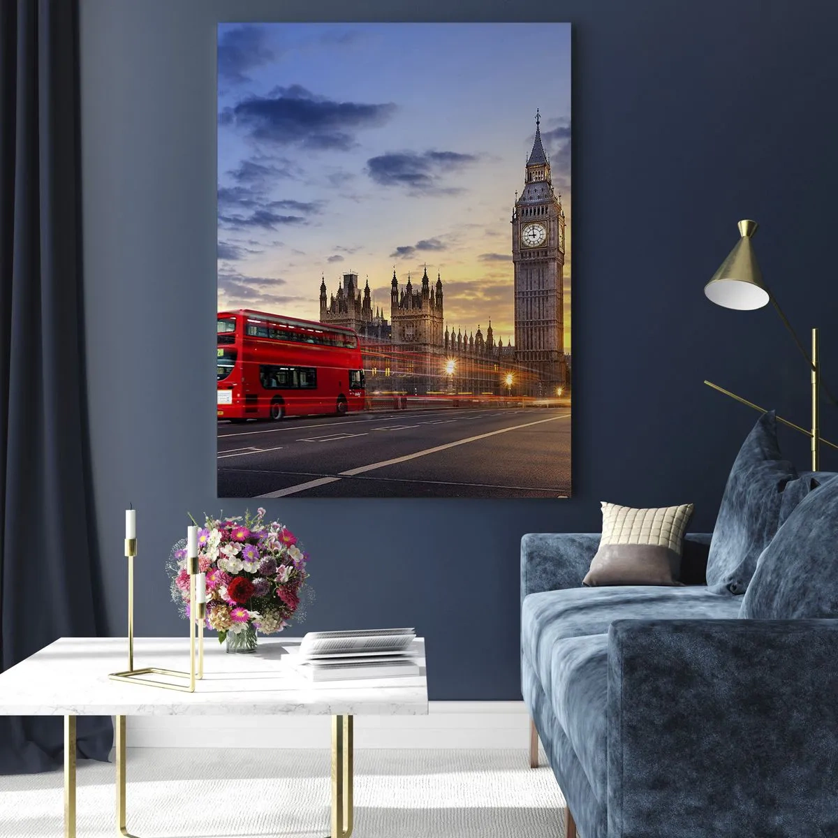 Cuadro sobre vidrio - Impresiones sobre Vidrio - Un autobús rojo con el Big Ben y las Casas del Parlamento al fondo al anochecer. - 80x120cm - Lo más característico - Decoración de pared moderna para salón y dormitorio ARTTOR