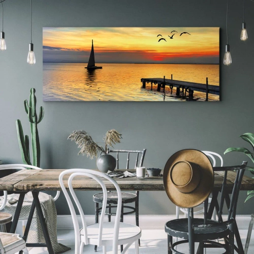 Cuadro sobre lienzo - Impresión de Imagen - Puesta de sol con un velero y un muelle en un lago tranquilo - 140x50cm - Regresos nocturnos - Decoración de pared moderna para salón y dormitorio ARTTOR