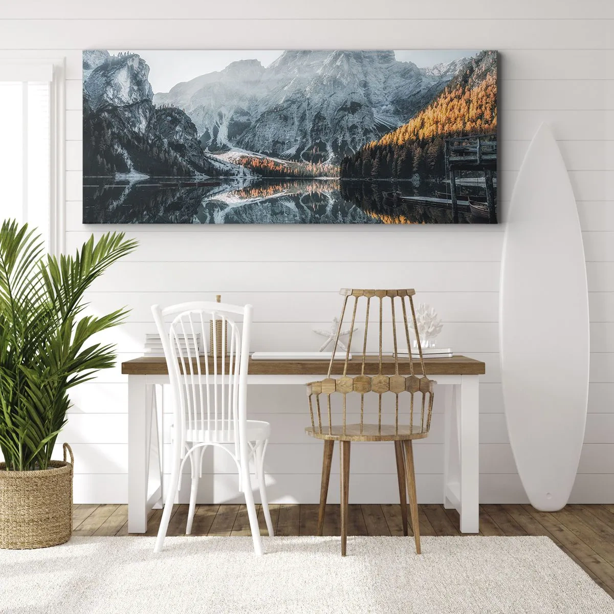 Cuadro sobre lienzo - Impresión de Imagen - Un paisaje de montaña reflejado en la tranquila superficie de un lago. - 140x50cm - Paisaje en el espejo - Decoración de pared moderna para salón y dormitorio ARTTOR