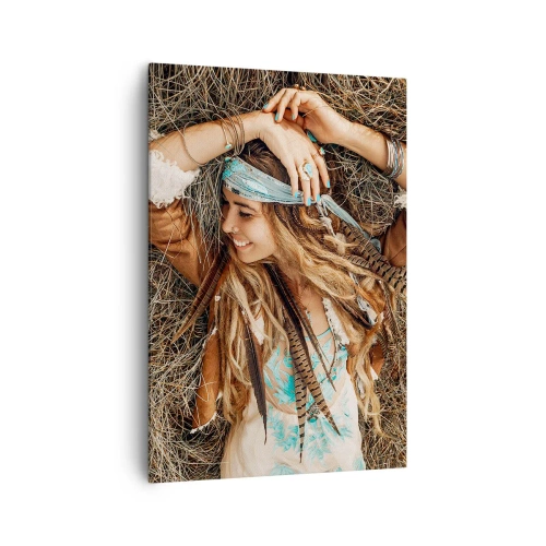 Cuadro sobre lienzo - Impresión de Imagen - Mujer de estilo boho tumbada sobre el heno - 70x100cm - El verano del amor - Decoración de pared moderna para salón y dormitorio ARTTOR