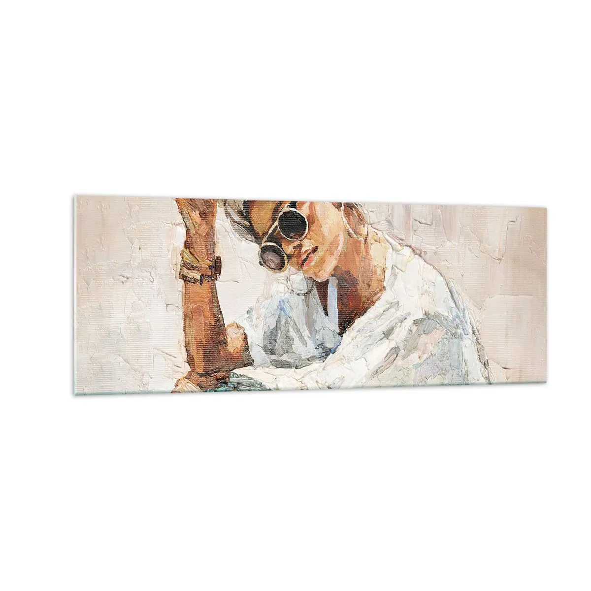 Cuadro sobre vidrio - Impresiones sobre Vidrio - Retrato de una mujer con gafas de sol contra una pared clara. - 140x50cm - Retrato a pleno sol - Decoración de pared moderna para salón y dormitorio ARTTOR